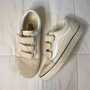 Vans low top suede in cream, with Velcro
